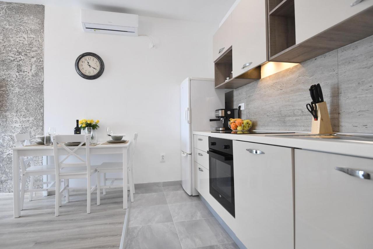 The Grey Apartment Zadar Bagian luar foto